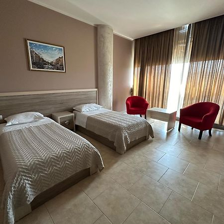 Hotel Terminal Tirana Bregu i Lumit Εξωτερικό φωτογραφία
