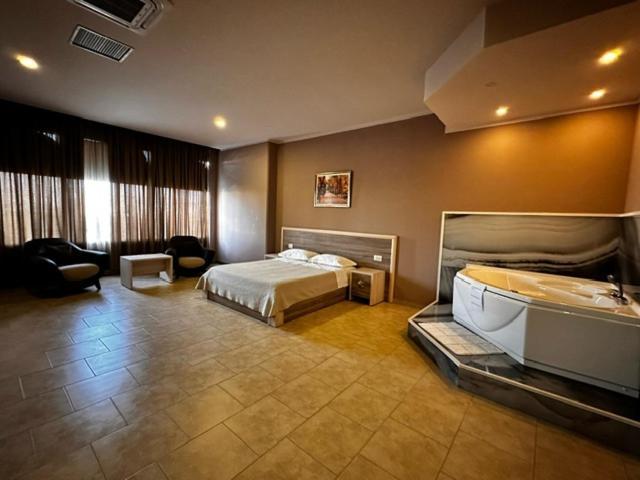 Hotel Terminal Tirana Bregu i Lumit Εξωτερικό φωτογραφία