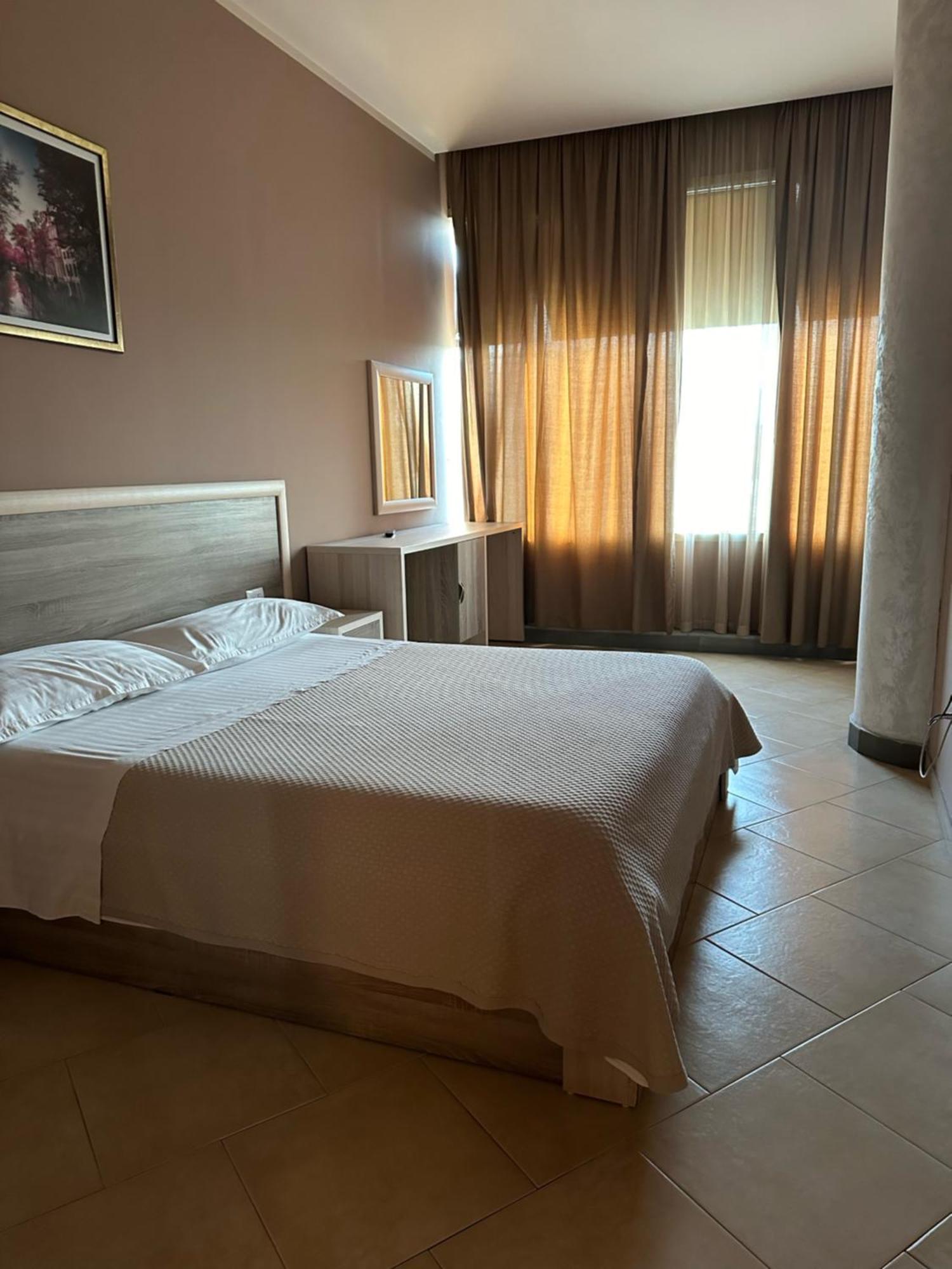 Hotel Terminal Tirana Bregu i Lumit Εξωτερικό φωτογραφία