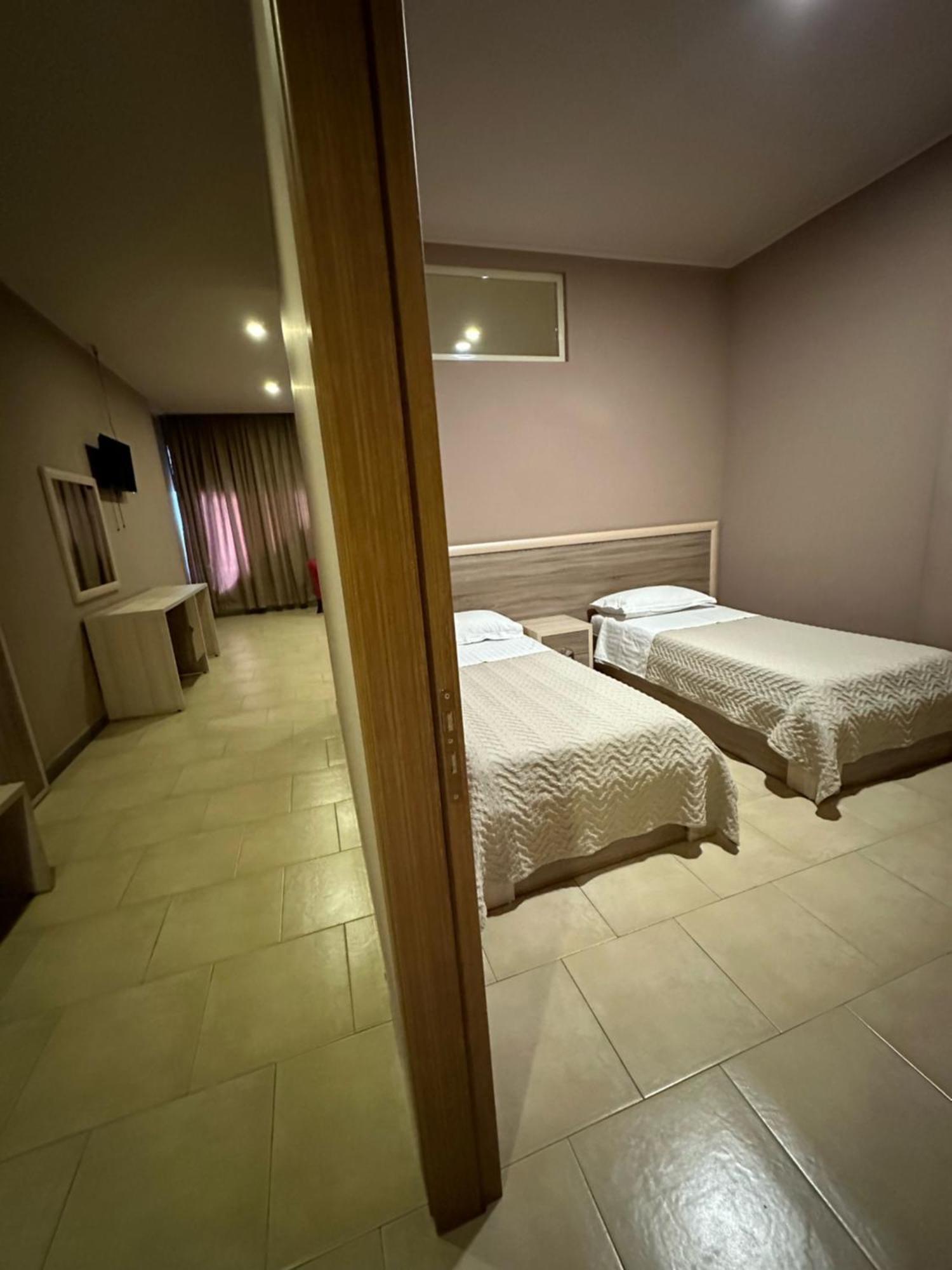 Hotel Terminal Tirana Bregu i Lumit Εξωτερικό φωτογραφία
