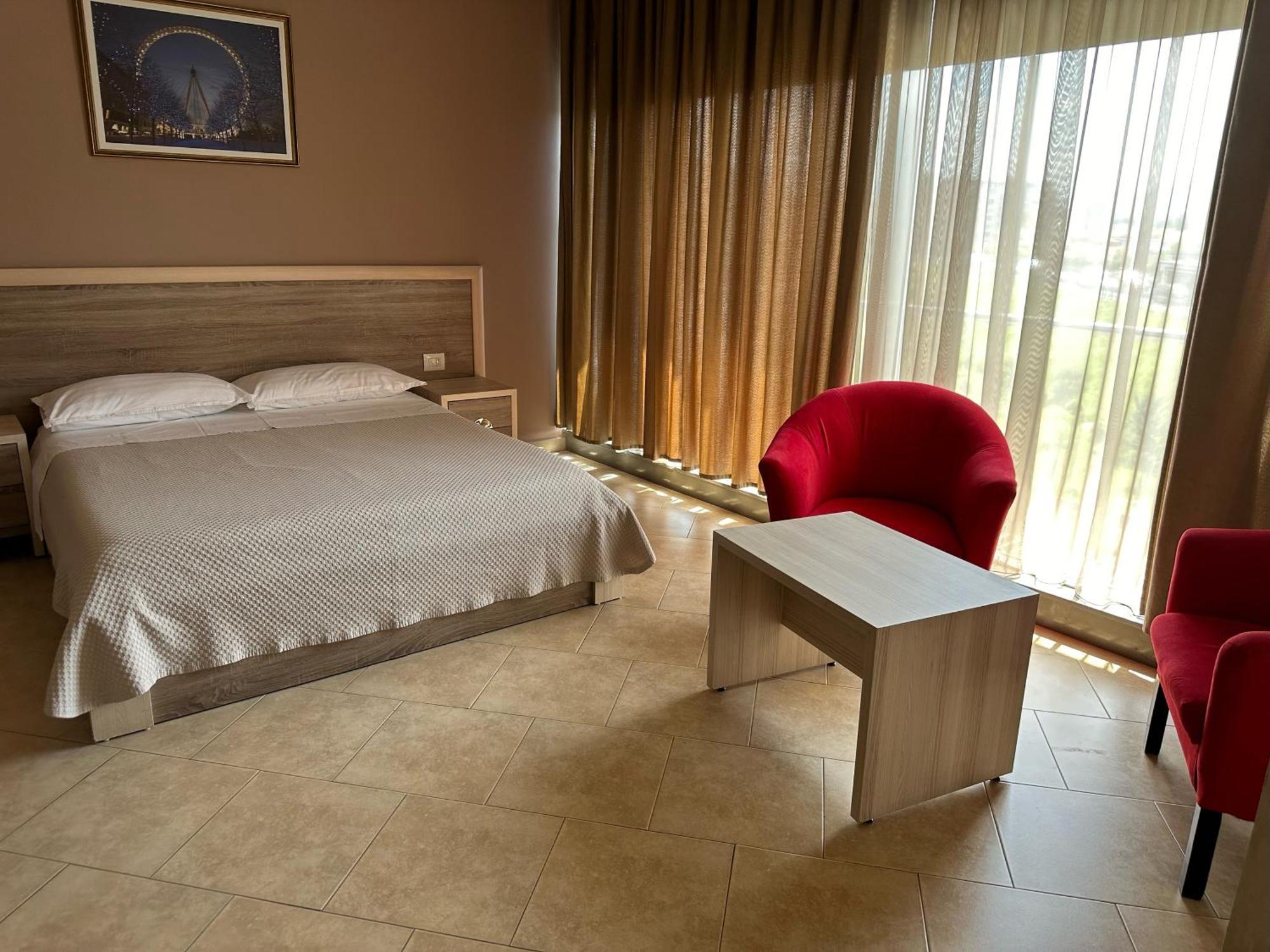 Hotel Terminal Tirana Bregu i Lumit Εξωτερικό φωτογραφία